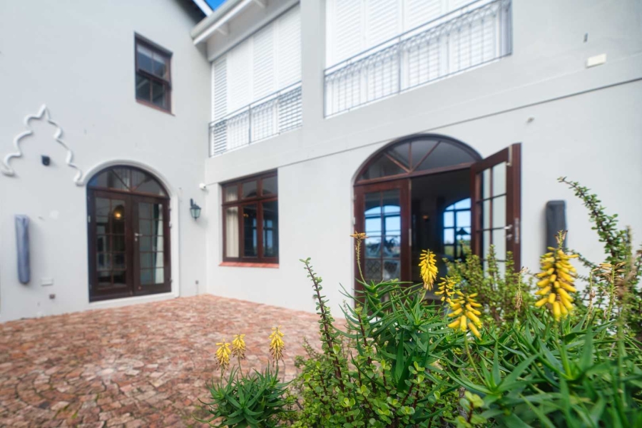 7 Bedroom Property for Sale in Voelklip Western Cape